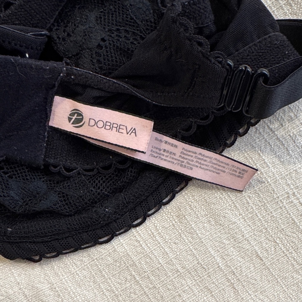 Black lace Balconette bra - Picture 3 of 5